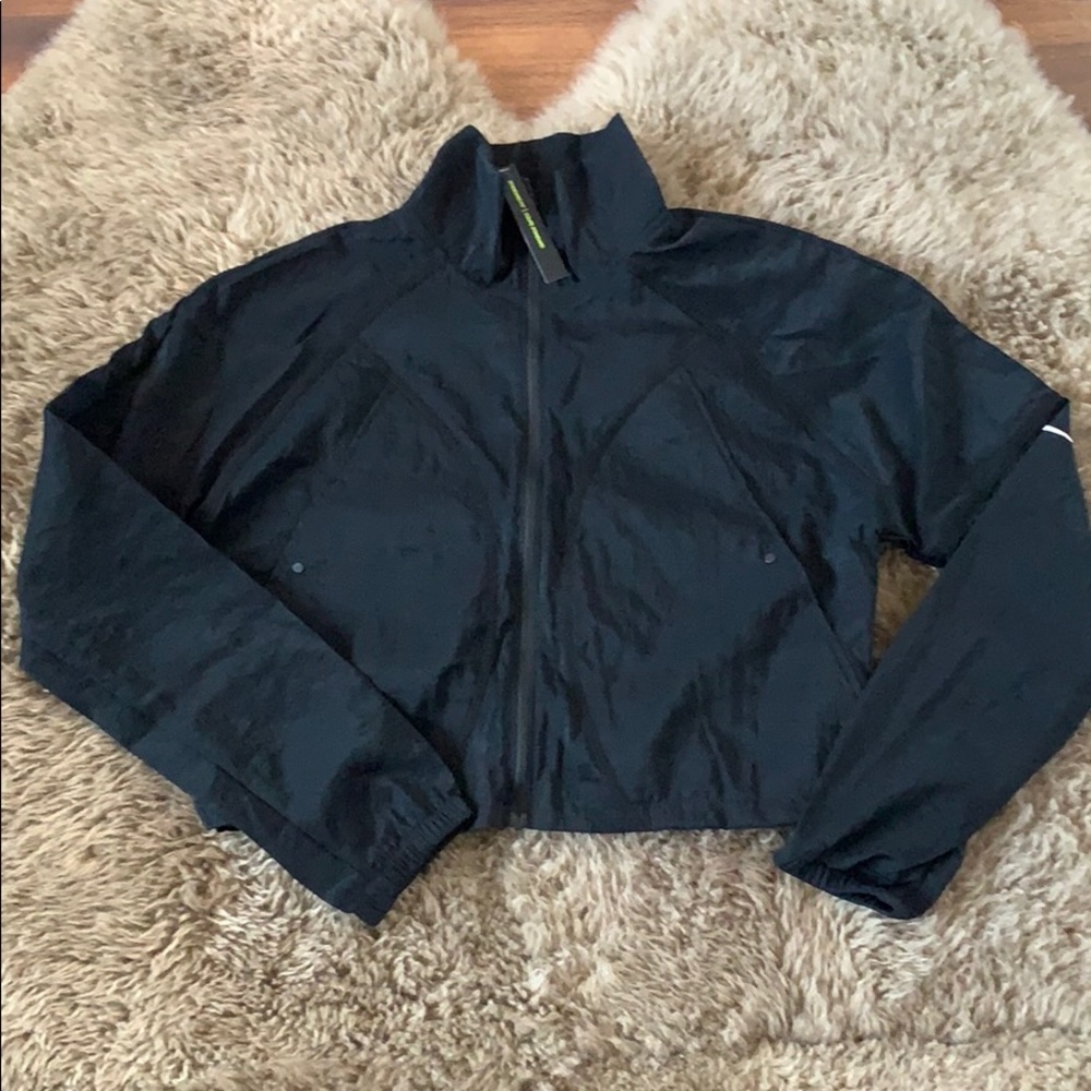 NIKE RUNNING JACKET SMALL